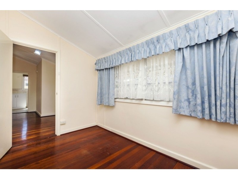 1/217 Treasure Road, Queens Park WA 6107