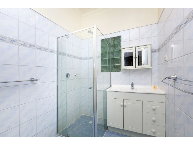 1/217 Treasure Road, Queens Park WA 6107