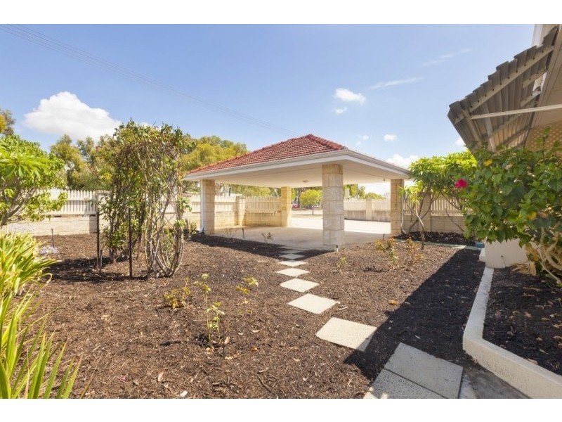 1/217 Treasure Road, Queens Park WA 6107