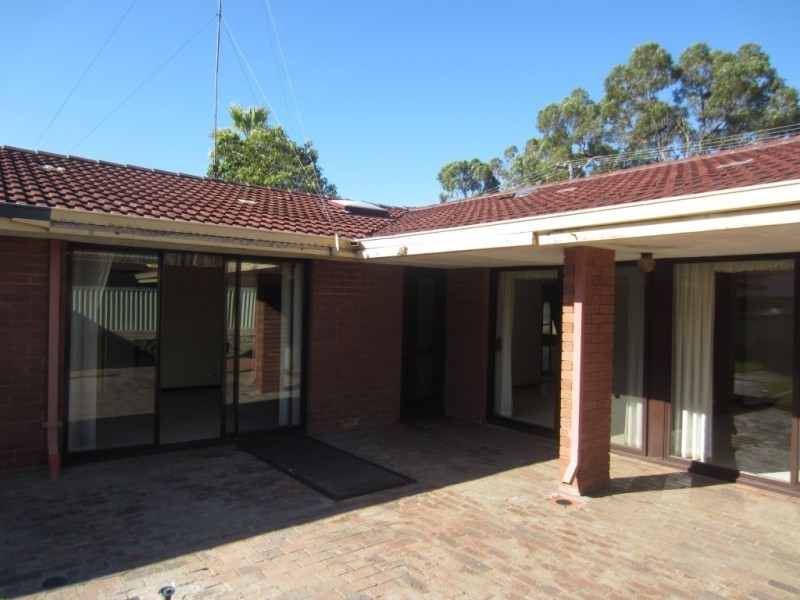 13 Grenfell Avenue, Duncraig WA 6023