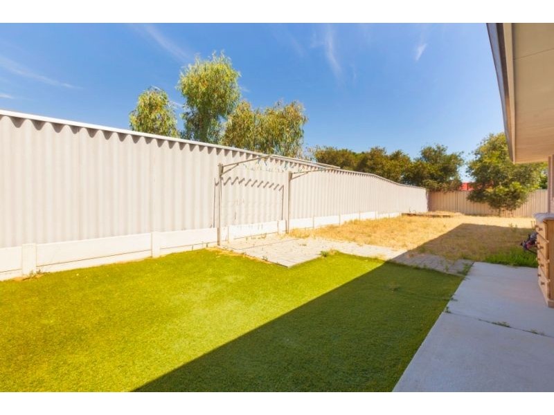 20E Roxwell Way, Girrawheen WA 6064