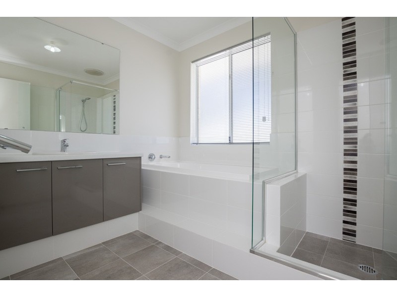 4 Vive Avenue, Craigie WA 6025