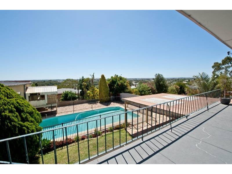 18 Coleman Way, Karrinyup WA 6018