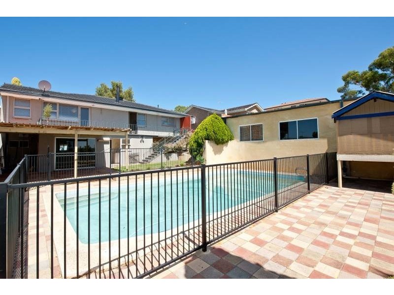 18 Coleman Way, Karrinyup WA 6018