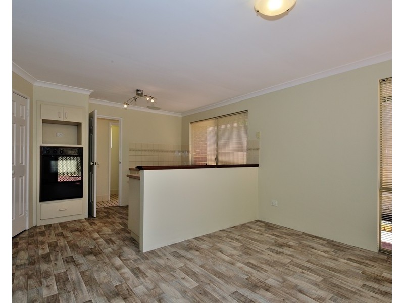 2/9 Bower Street, Doubleview WA 6018