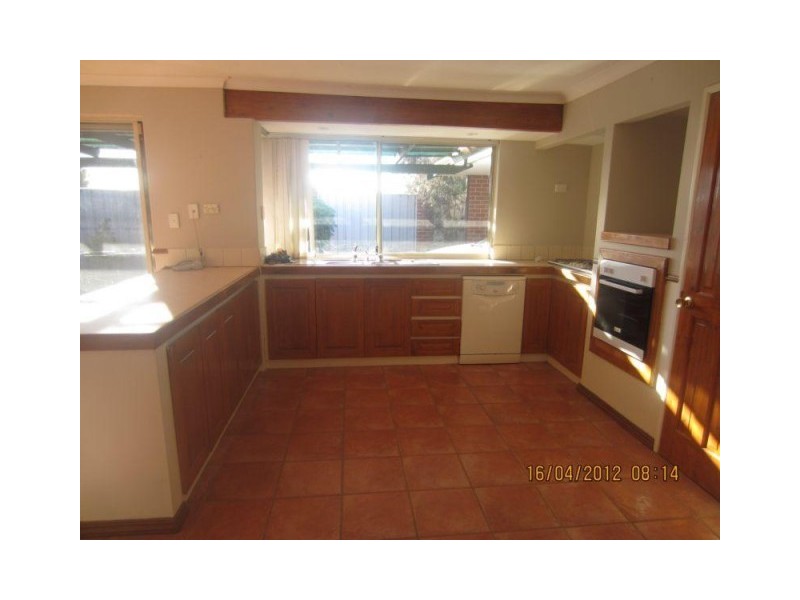 42 Midlothian Crescent, Kinross WA 6028