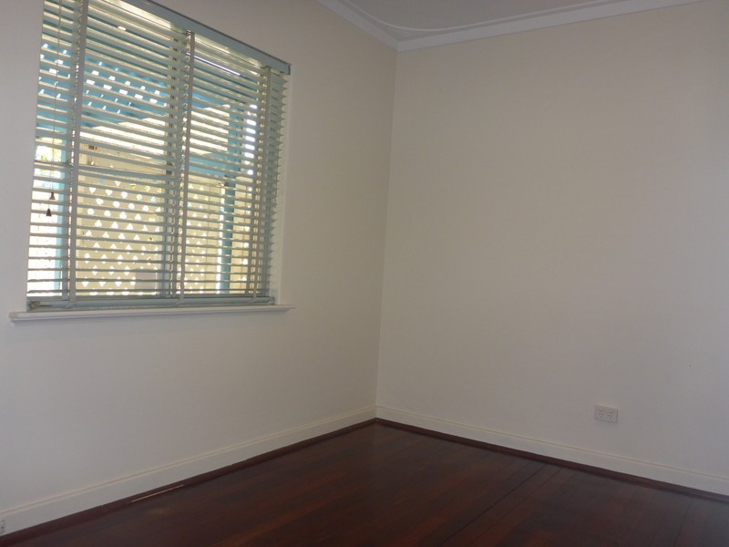 11 Hugo Street, Stirling WA 6021