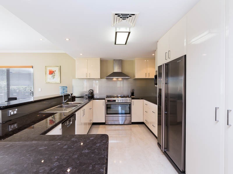 18 Ambergate Street, Karrinyup WA 6018