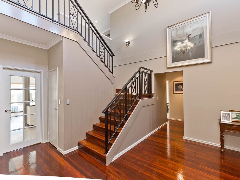 18 Ambergate Street, Karrinyup WA 6018