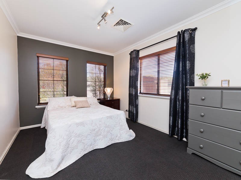 18 Ambergate Street, Karrinyup WA 6018