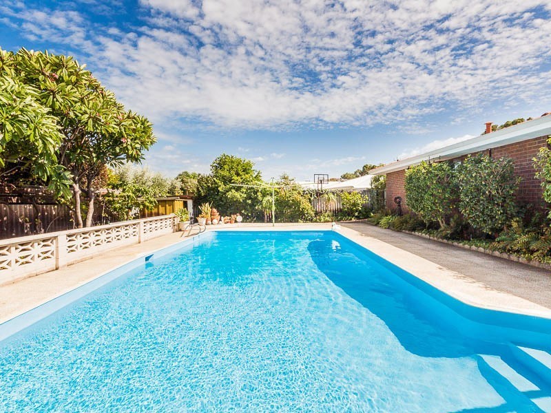 38 Dempster Road, Karrinyup WA 6018