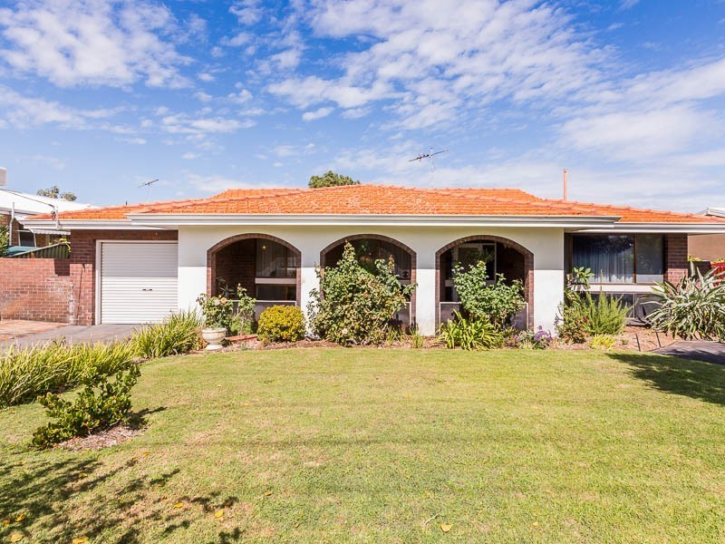 38 Dempster Road, Karrinyup WA 6018