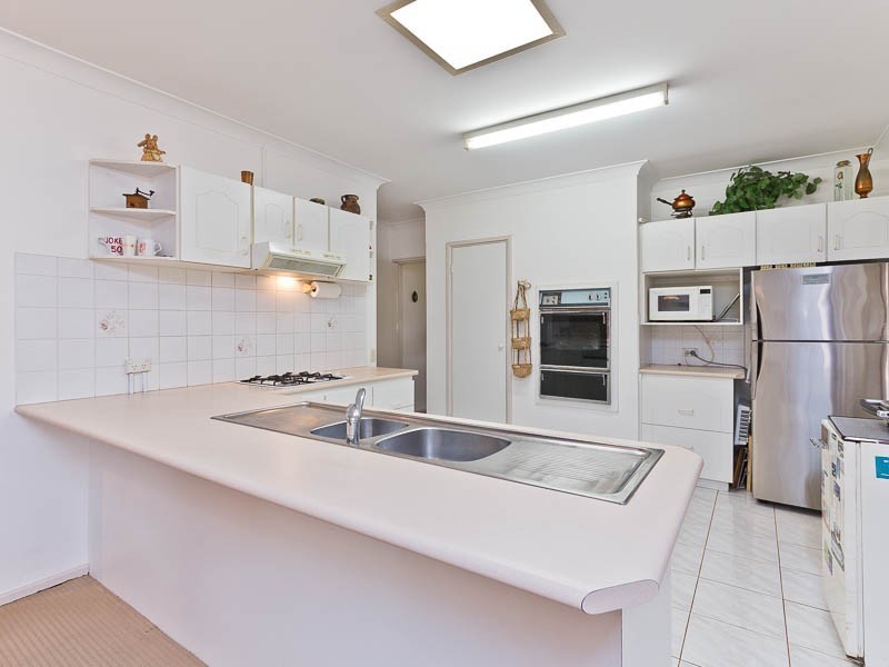 38 Dempster Road, Karrinyup WA 6018