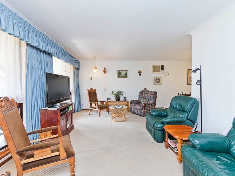 38 Dempster Road, Karrinyup WA 6018