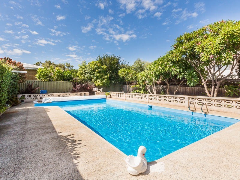 38 Dempster Road, Karrinyup WA 6018