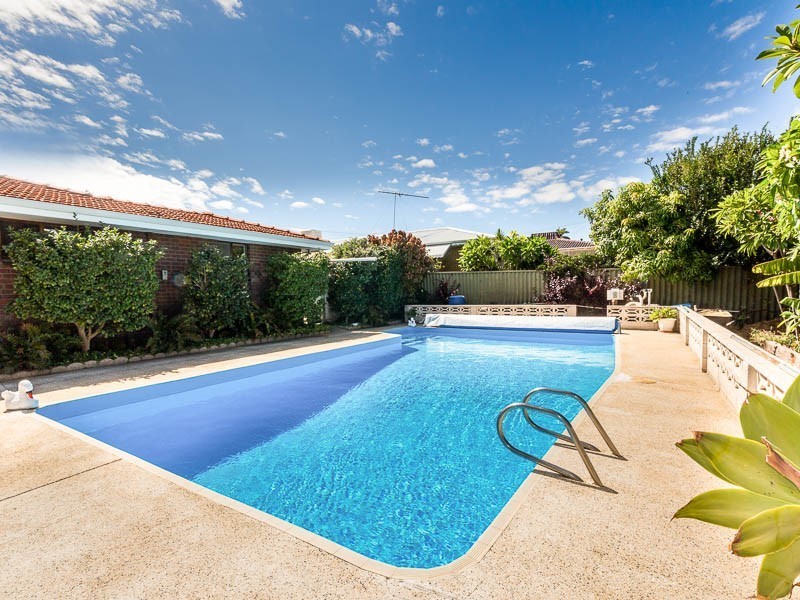 38 Dempster Road, Karrinyup WA 6018