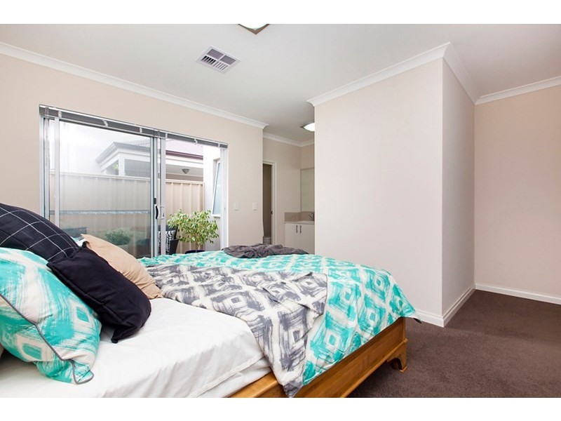 237A Ravenscar Street, Doubleview WA 6018