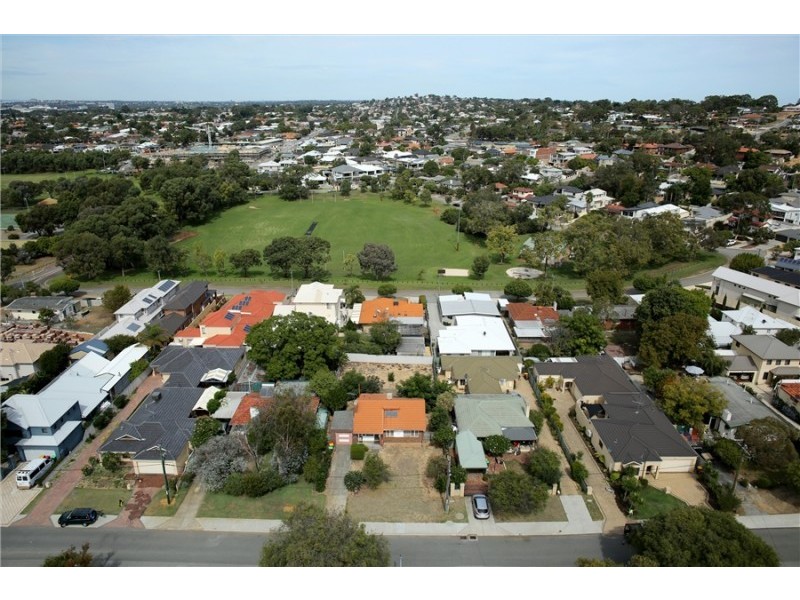 10 Gwelup Street, Karrinyup WA 6018