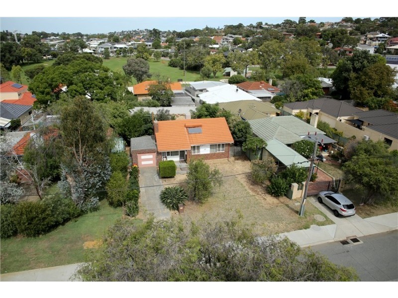 10 Gwelup Street, Karrinyup WA 6018