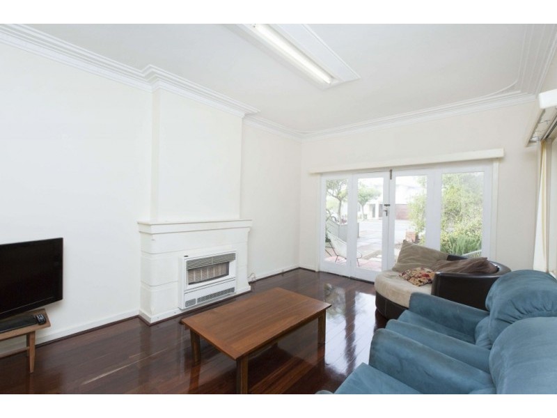 9 Lynton Street, Doubleview WA 6018