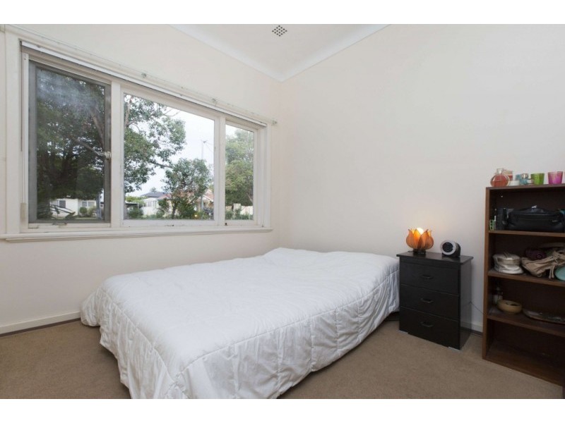 9 Lynton Street, Doubleview WA 6018