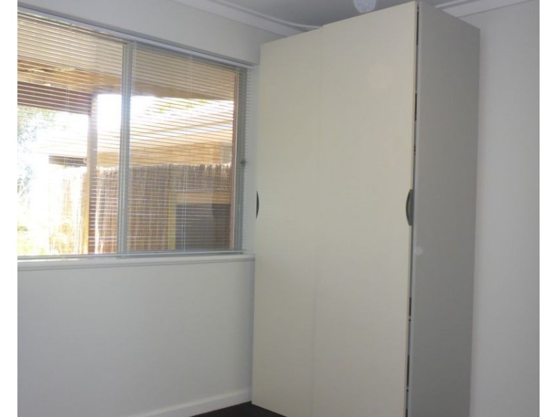 4 Cousins Street, Karrinyup WA 6018