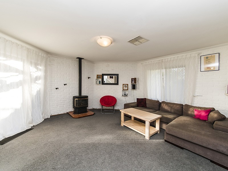 240 Huntriss Road, Doubleview WA 6018