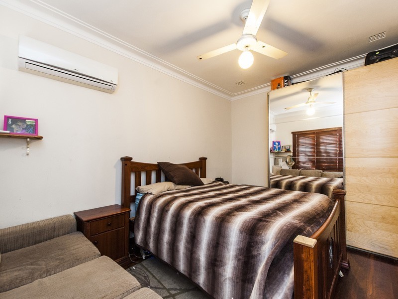 23 Barnes Street, Innaloo WA 6018