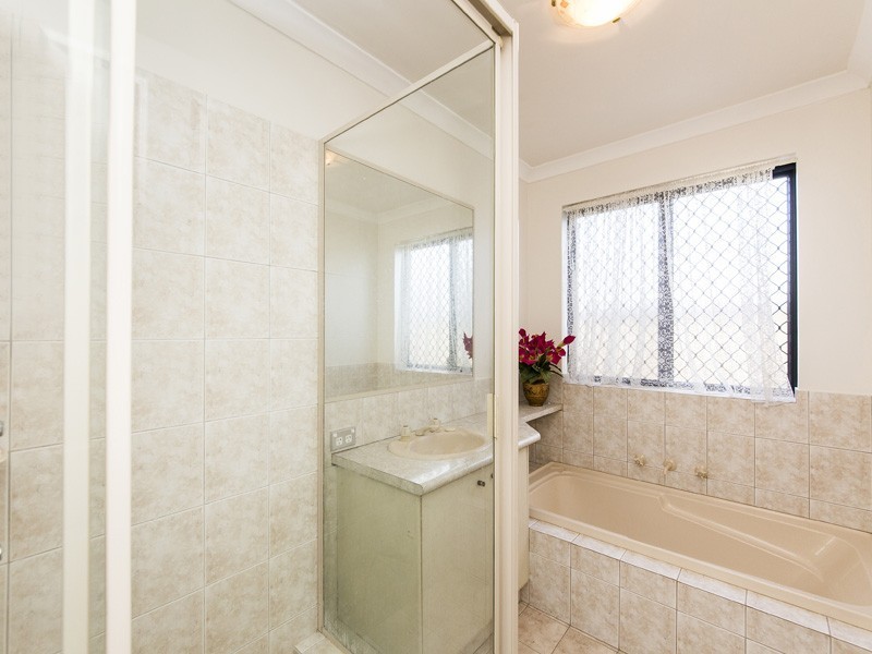 4A Bates Road, Innaloo WA 6018