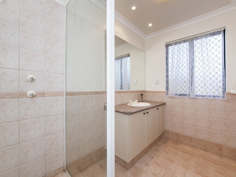 4A Bates Road, Innaloo WA 6018