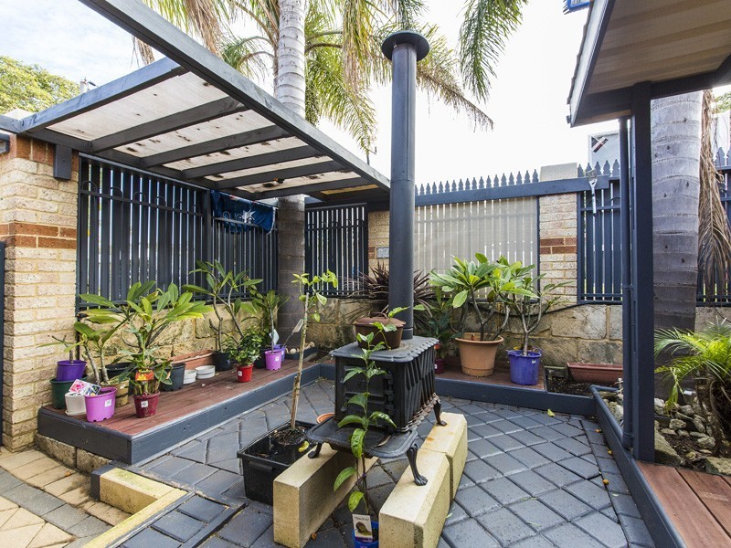 4A Bates Road, Innaloo WA 6018