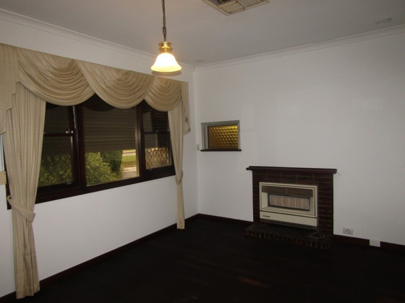 29 Whiteside Street, Cloverdale WA 6105