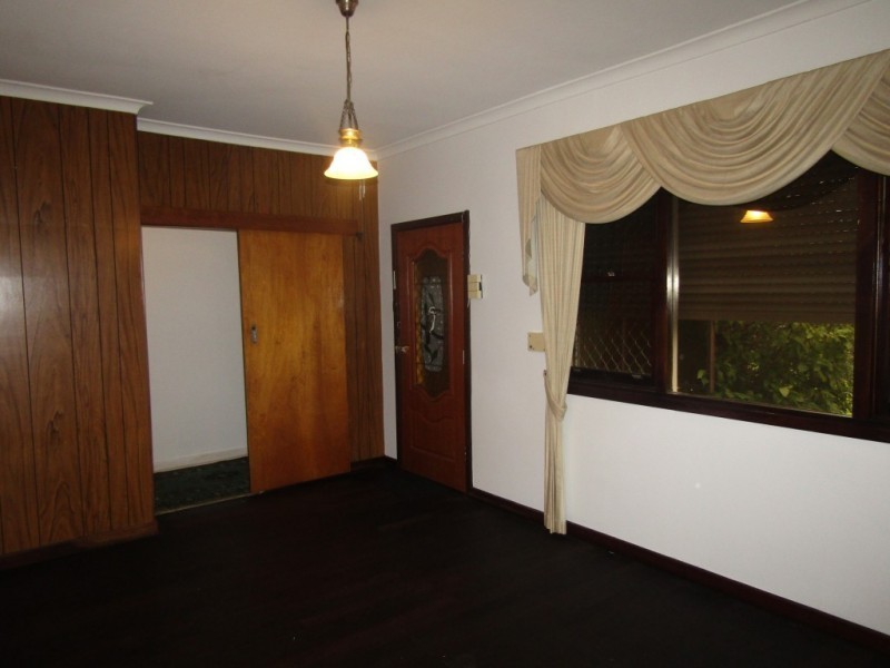 29 Whiteside Street, Cloverdale WA 6105