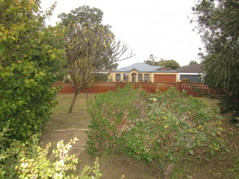 29 Whiteside Street, Cloverdale WA 6105