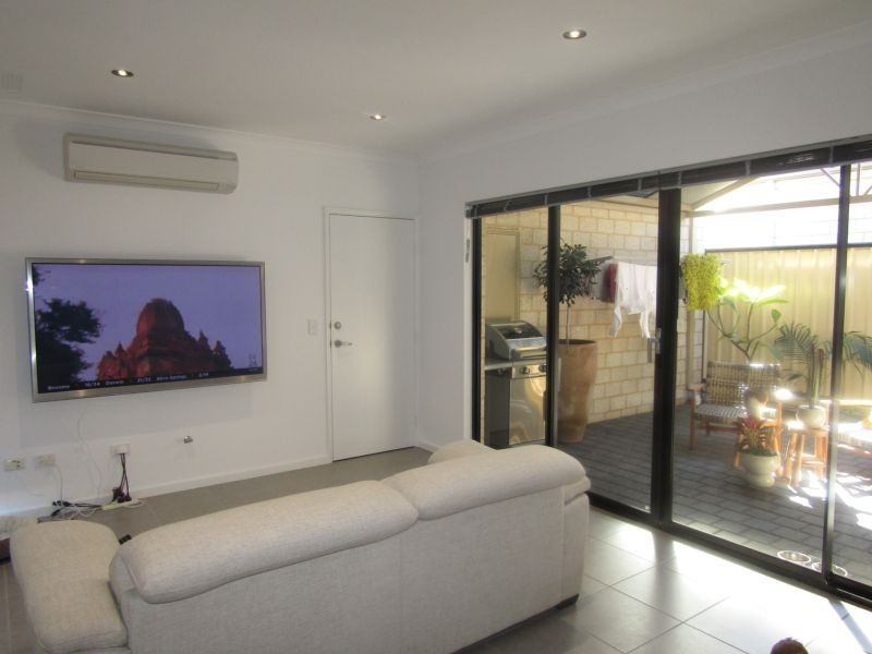 8A Roebuck Street, Innaloo WA 6018