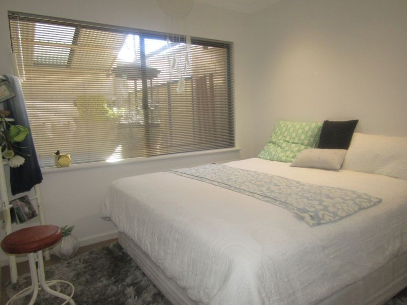 8A Roebuck Street, Innaloo WA 6018