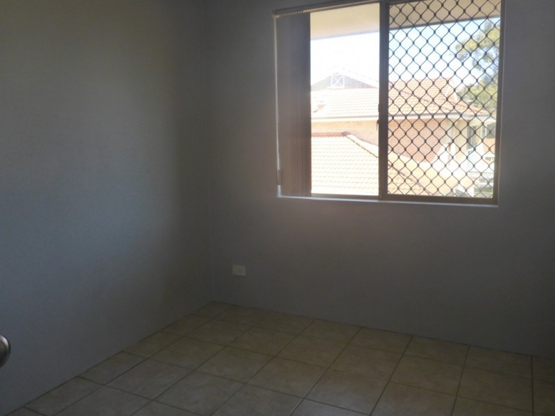 12/17 Cayley Street, Glendalough WA 6016