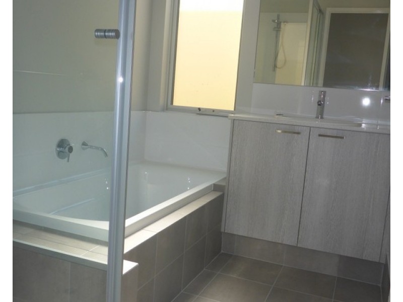 44 Belcastro Way, Madeley WA 6065