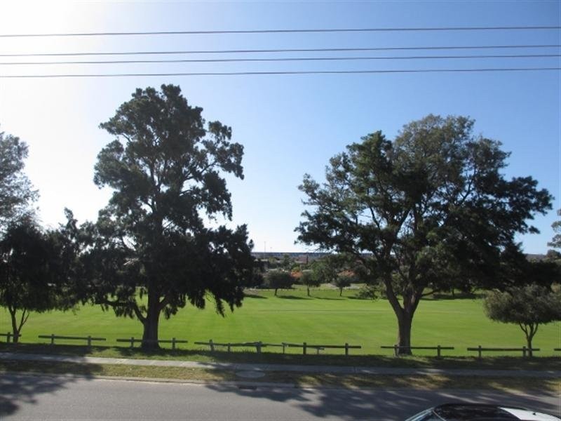 28 Solander Road, Hillarys WA 6025