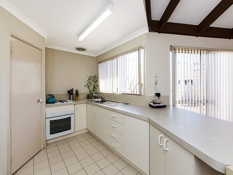 2/166 Odin Road, Innaloo WA 6018