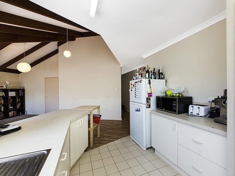 2/166 Odin Road, Innaloo WA 6018