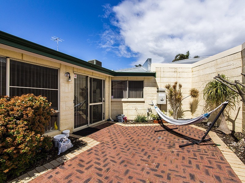 2/166 Odin Road, Innaloo WA 6018