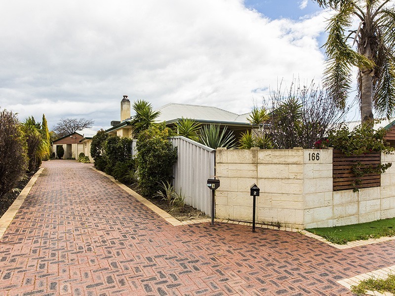 2/166 Odin Road, Innaloo WA 6018