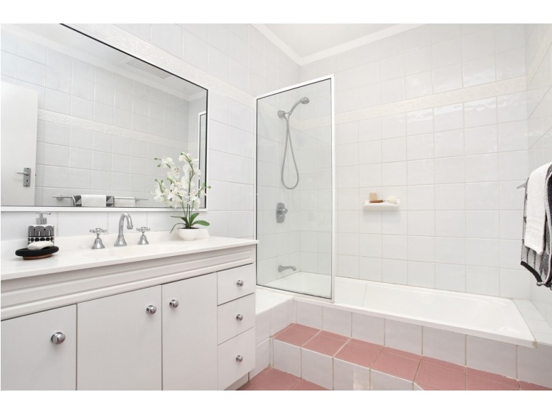 6 Teakwood Avenue, Woodlands WA 6018