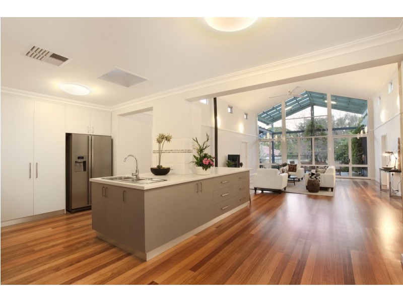 6 Teakwood Avenue, Woodlands WA 6018