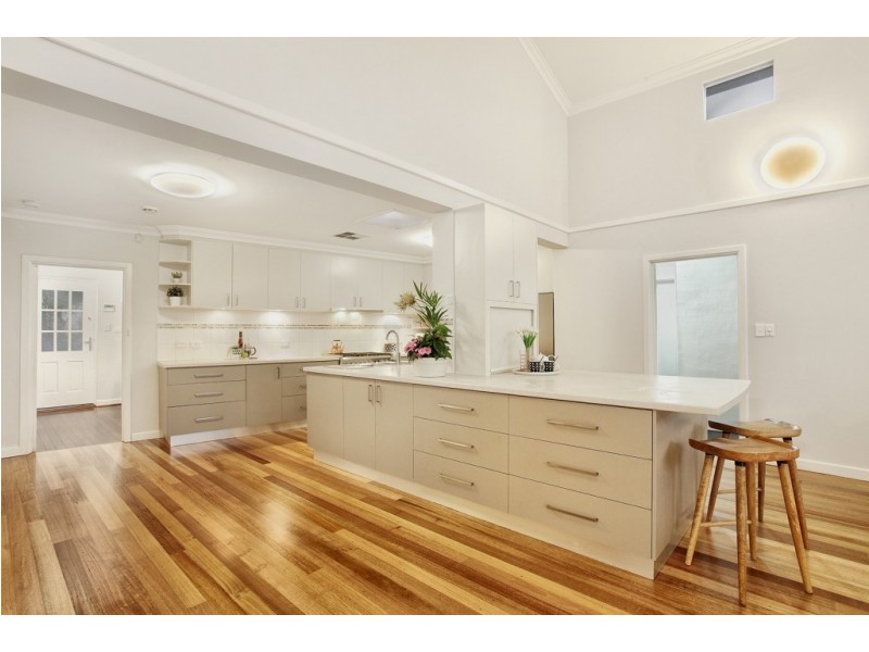 6 Teakwood Avenue, Woodlands WA 6018