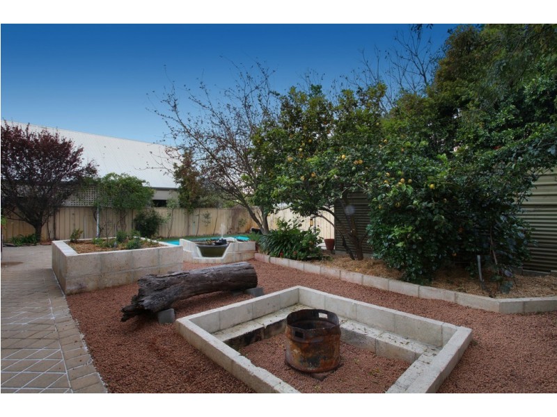 6 Teakwood Avenue, Woodlands WA 6018