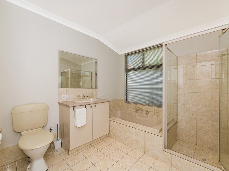 223b Huntriss Road, Doubleview WA 6018