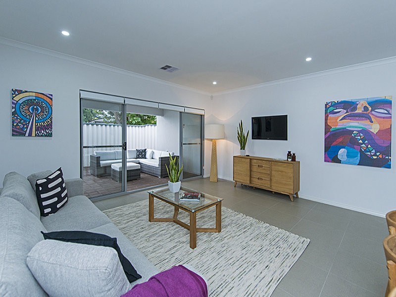 1/151 Keane Street, Cloverdale WA 6105