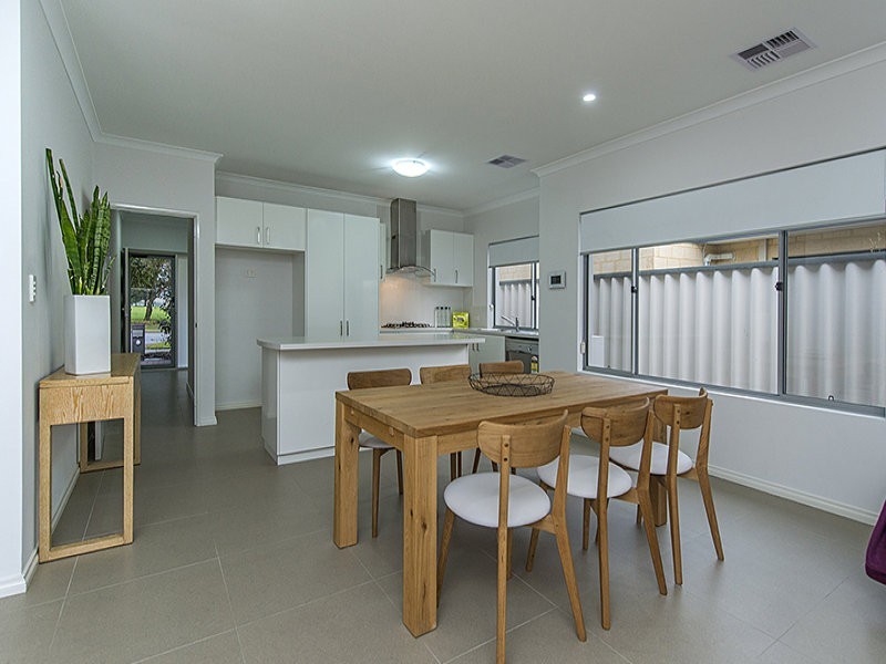 1/151 Keane Street, Cloverdale WA 6105